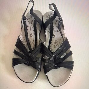 BARE TRAPS Black Leather Strappy Slingback Comfort Low Flats JACEE Sandal Sz 11
